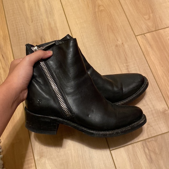 Frye zipper boots size 7 - Picture 2 of 4
